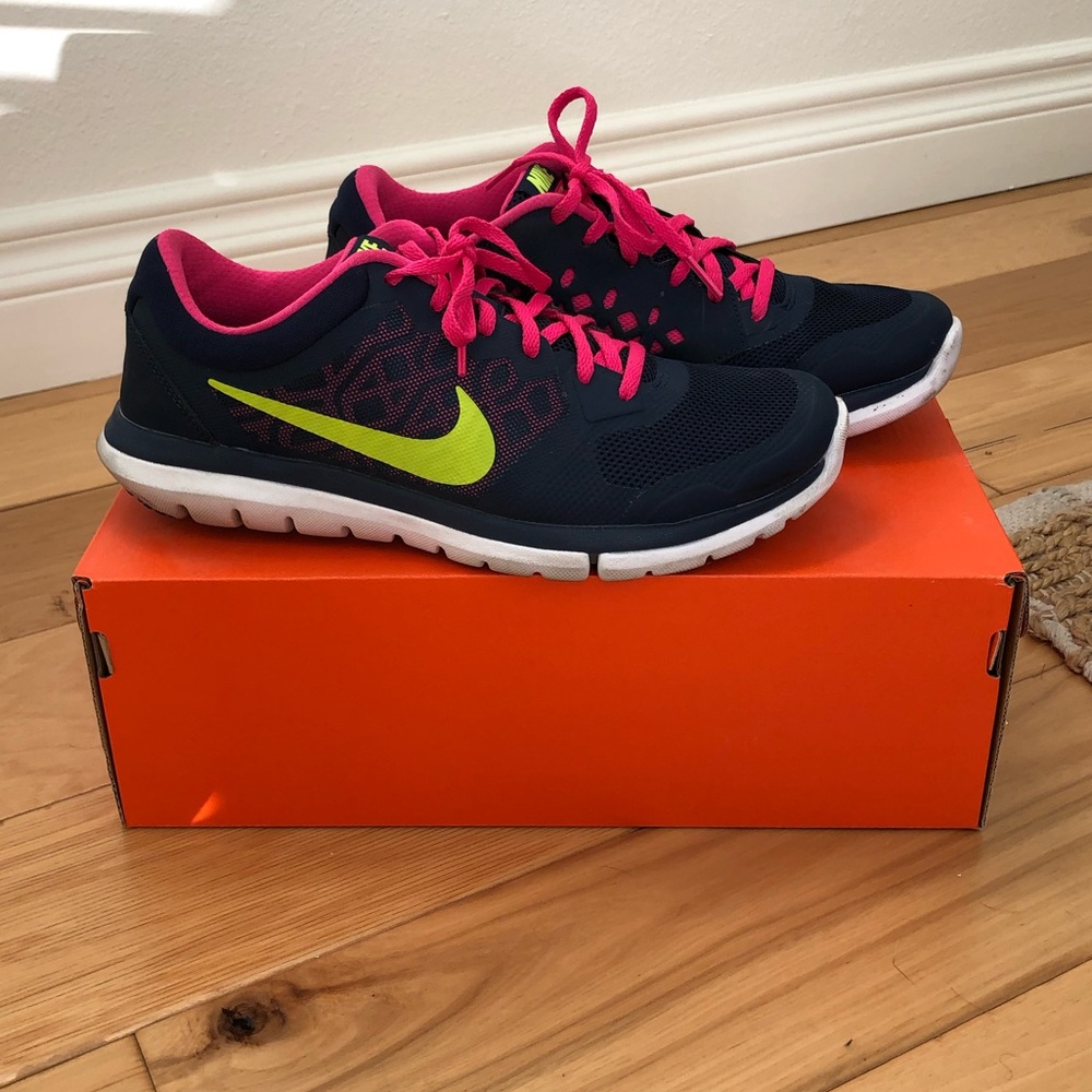 Navy / fuchsia / neon yellow Nike flex 2015 rn